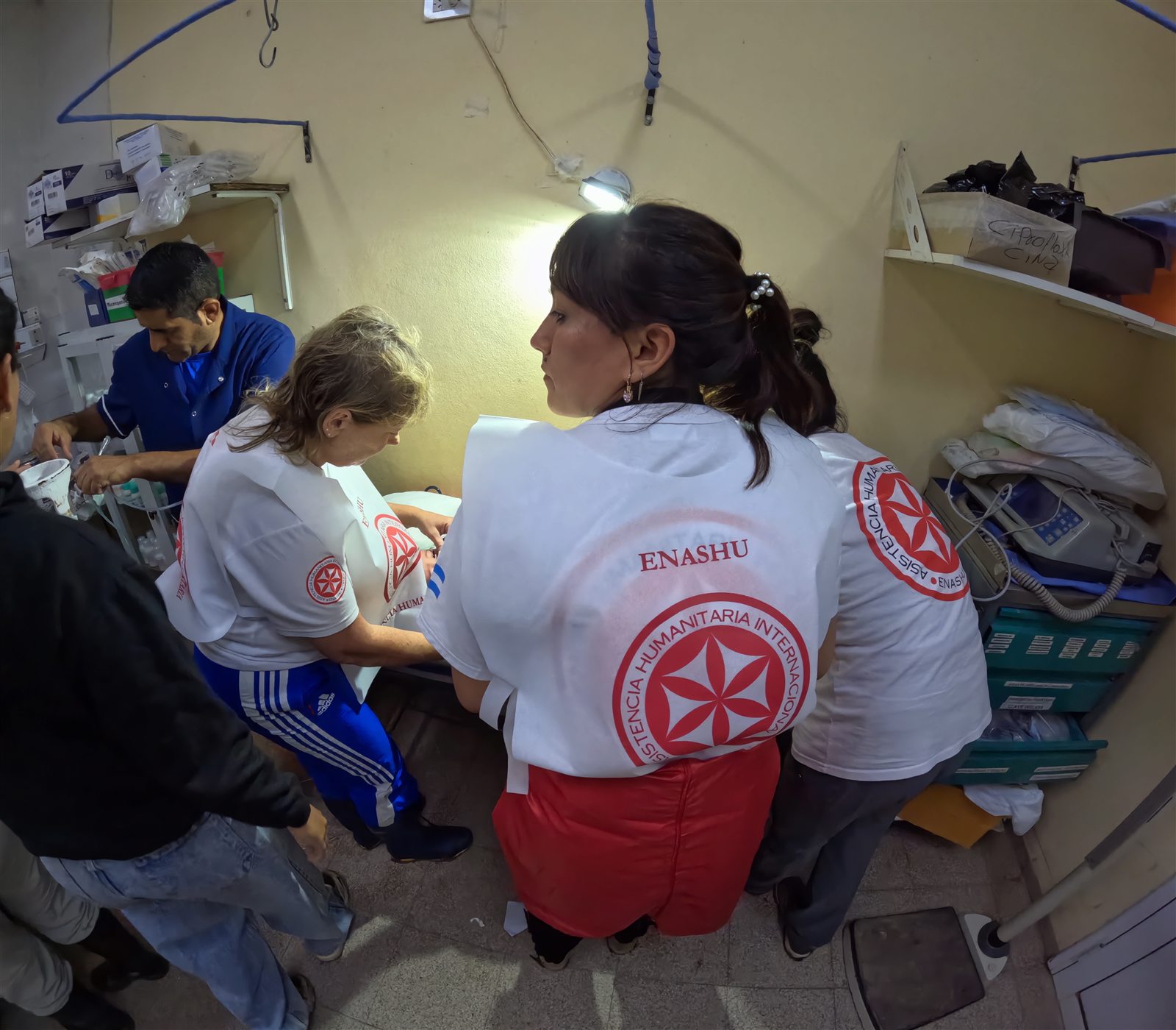 Equipo sanitario durante la estabilización