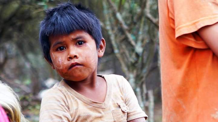Niño de una comunidad del norte argentino donde trabaja ENASHU